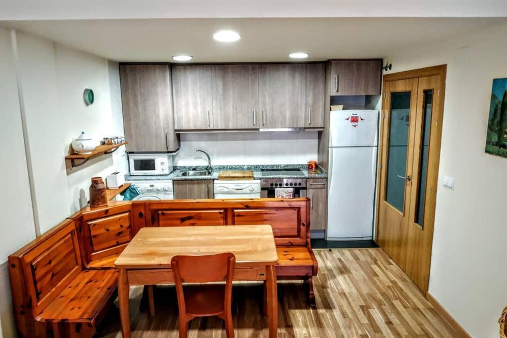 Bonito Apartamento En アインサ エクステリア 写真