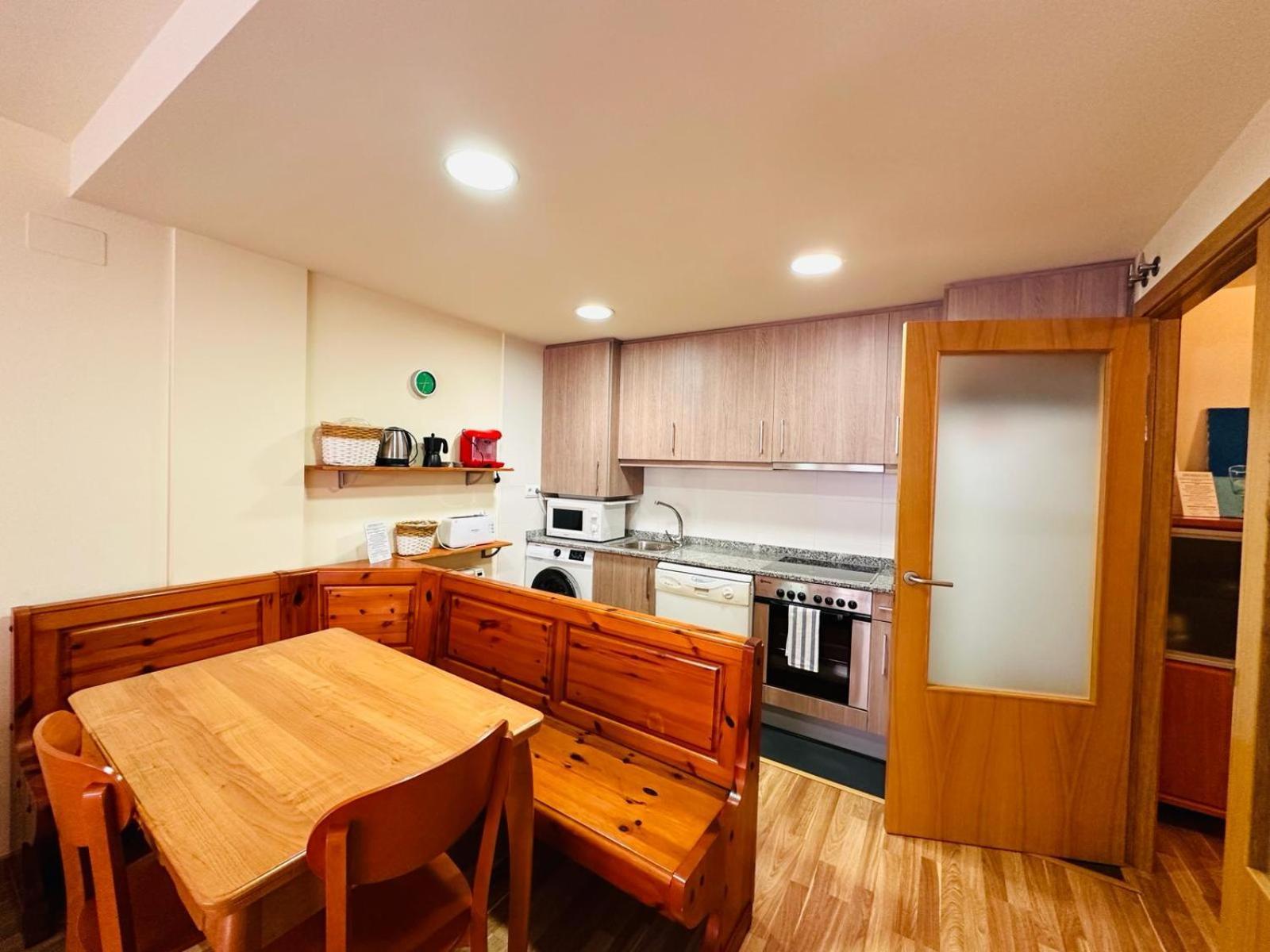 Bonito Apartamento En アインサ エクステリア 写真