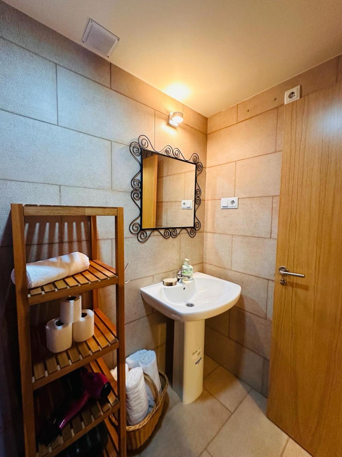 Bonito Apartamento En アインサ エクステリア 写真